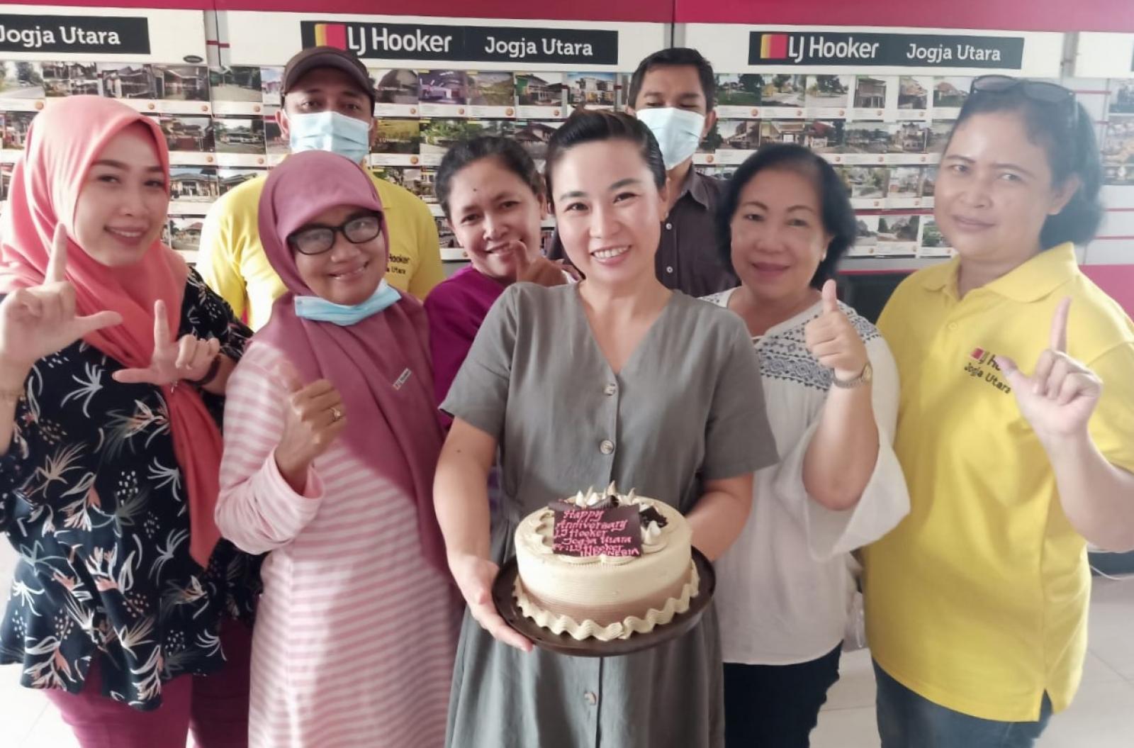 Celebrating 7th Anniv (1)