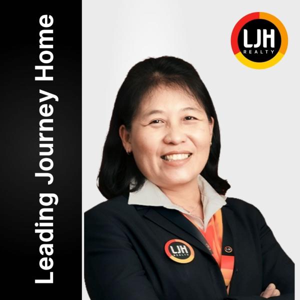 Novita Sari photo