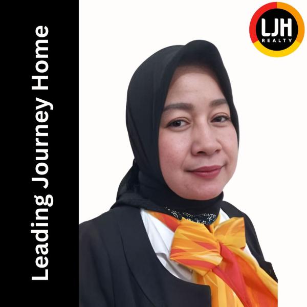 Dewi Anggraeni photo