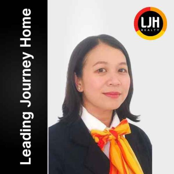 Titin Murtini photo