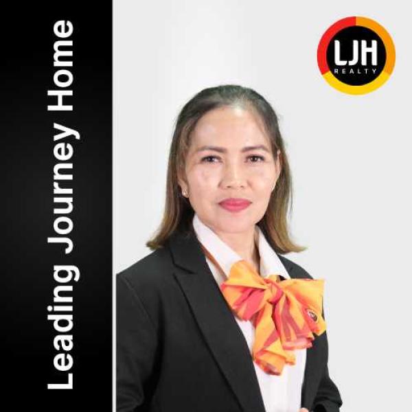 Nely Hartini photo