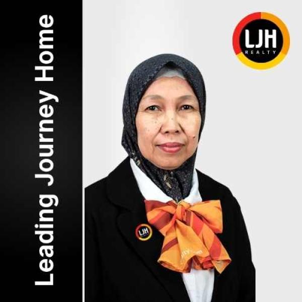 Dwi Safitri  photo